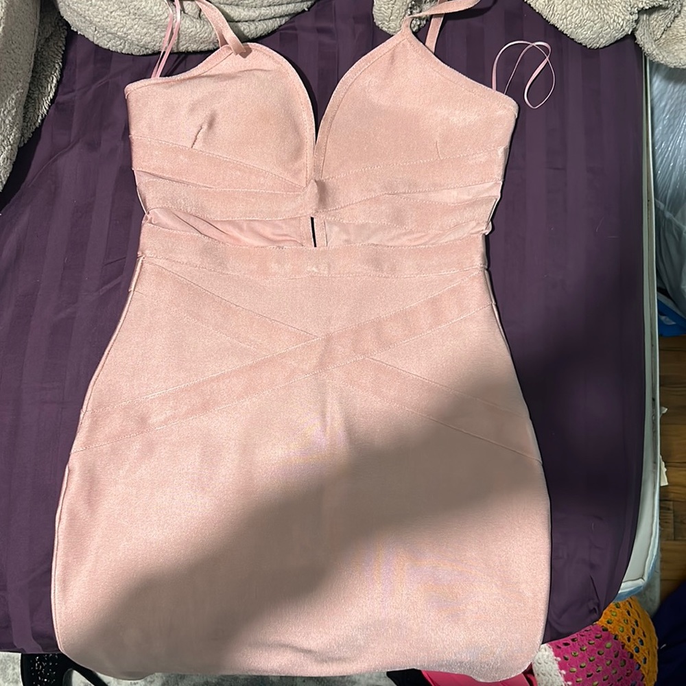 Super down pink mini dress, worn once for a sweet sixteen. price is negotiable